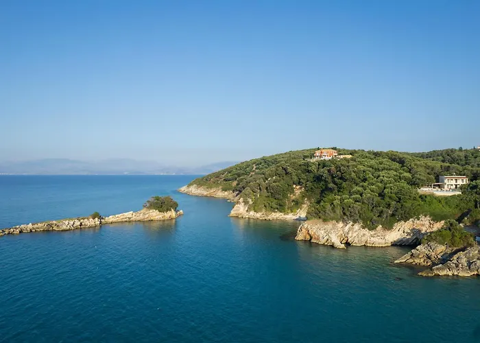 Beachfront Seasun By Posarellivillas Villa
