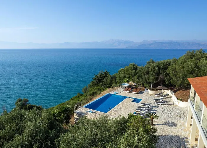 Beachfront Seasun By Posarellivillas Villa