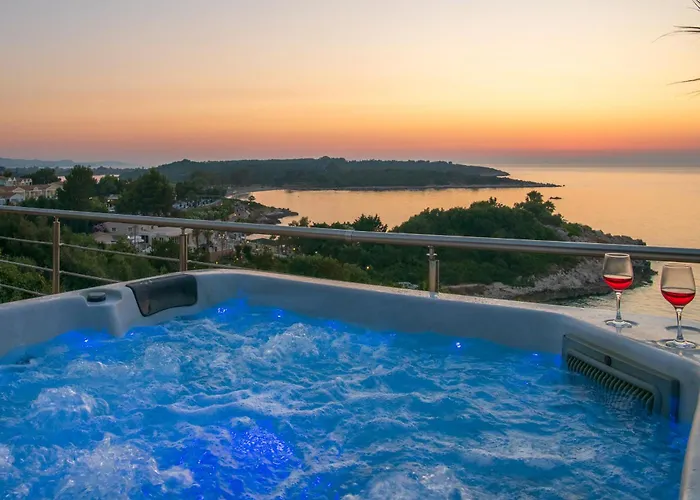 Villa Beachfront Seasun By Posarellivillas *