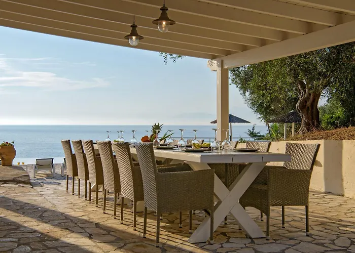 Beachfront Seasun By Posarellivillas Villa