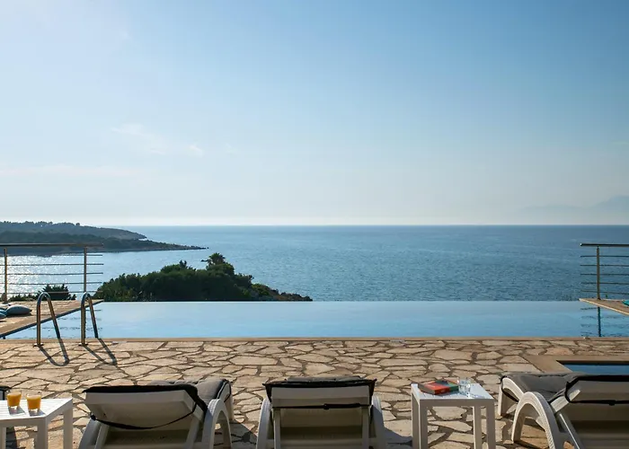 Villa Beachfront Seasun By Posarellivillas