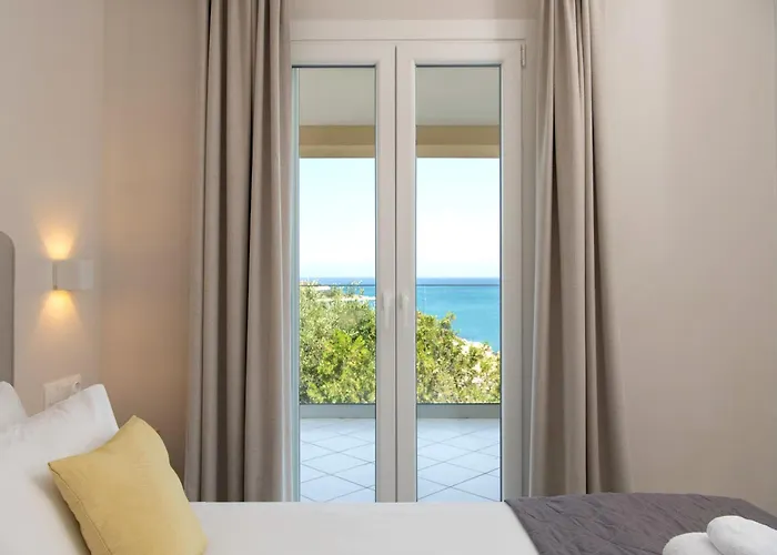 Villa Beachfront Seasun By Posarellivillas *
