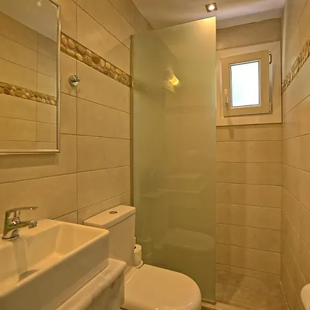 Beachfront Seasun By Posarellivillas