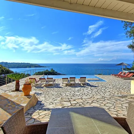 Beachfront Seasun By Posarellivillas