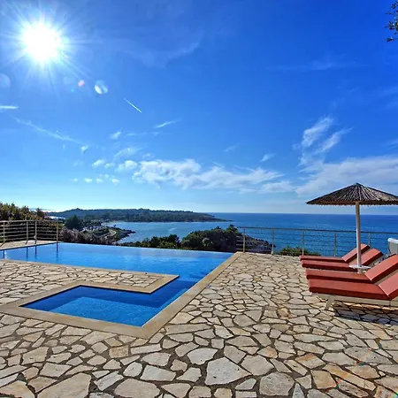 Villa Beachfront Seasun By Posarellivillas *