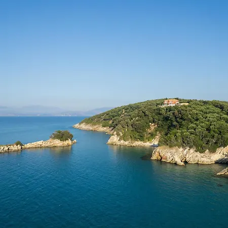 Beachfront Seasun By Posarellivillas Vilă