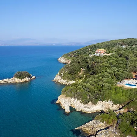 Villa Beachfront Seasun By Posarellivillas