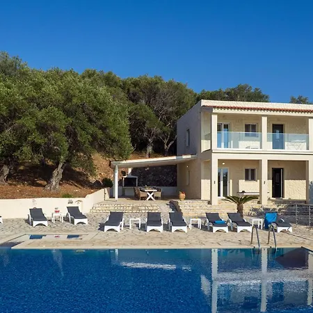 Beachfront Seasun By Posarellivillas *