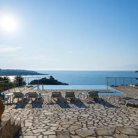 Beachfront Seasun By Posarellivillas