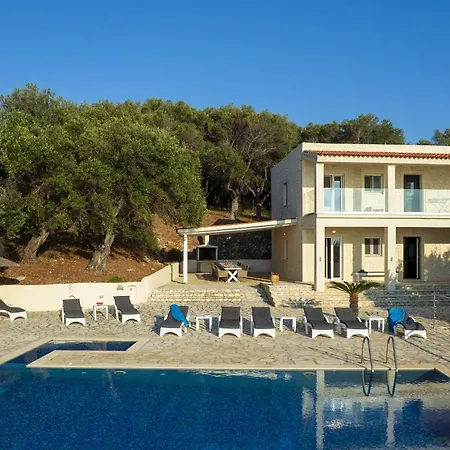 Vilă Beachfront Seasun By Posarellivillas *