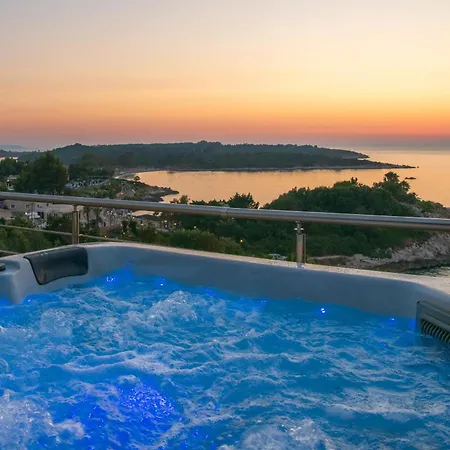 Villa Beachfront Seasun By Posarellivillas *