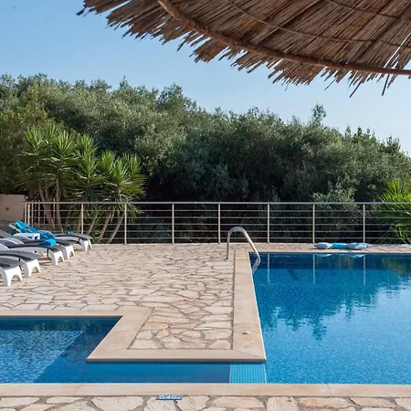 Villa Beachfront Seasun By Posarellivillas *