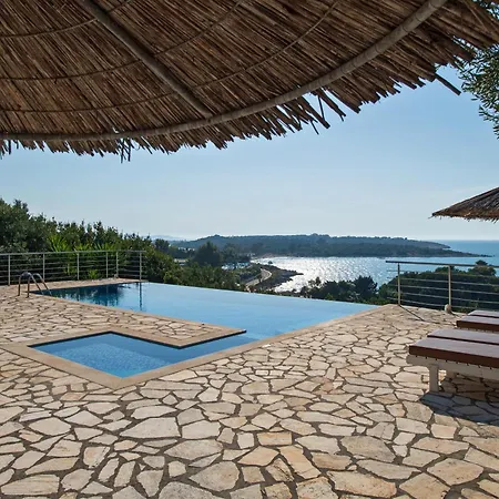 Vilă Beachfront Seasun By Posarellivillas *