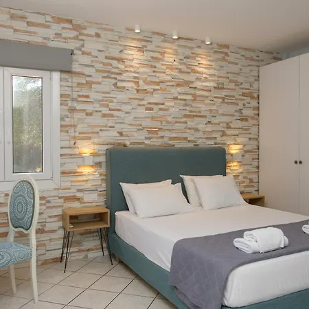 Beachfront Seasun By Posarellivillas *