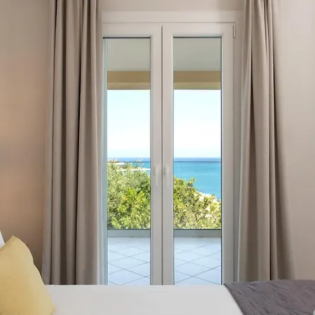 Villa Beachfront Seasun By Posarellivillas *