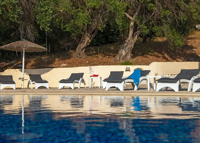 Beachfront Seasun By Posarellivillas Villa *