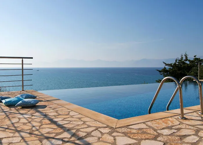Beachfront Seasun By Posarellivillas Villa