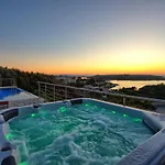 Beachfront Seasun By Posarellivillas Villa *