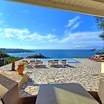 Seasun - Seafront With Infinity Pool & Panoramic Coastal Views By Posarelli