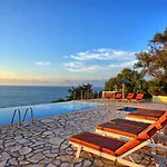 Beachfront Seasun By Posarellivillas Villa Agios Spyridon (Corfu)