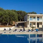 Seasun - Seafront With Infinity Pool & Panoramic Coastal Views By Posarelli *