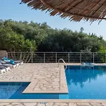 Villa Beachfront Seasun By Posarellivillas *