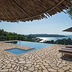 Villa Beachfront Seasun By Posarellivillas *