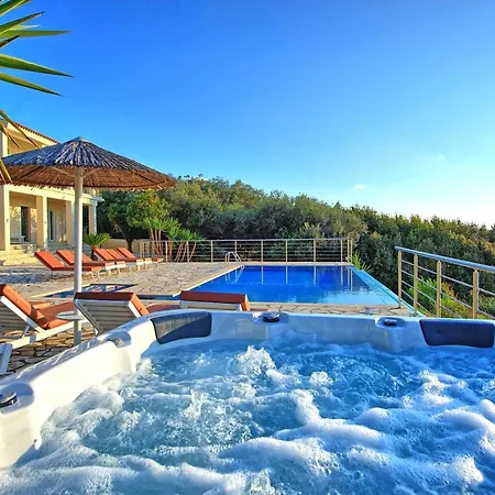 Villa Beachfront Seasun By Posarellivillas