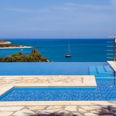 Seasun - Seafront With Infinity Pool & Panoramic Coastal Views By Posarelli * Agios Spyridon (Corfu)