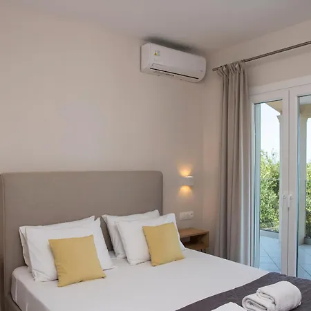 Seasun - Seafront With Infinity Pool & Panoramic Coastal Views By Posarelli Agios Spyridon (Corfu)