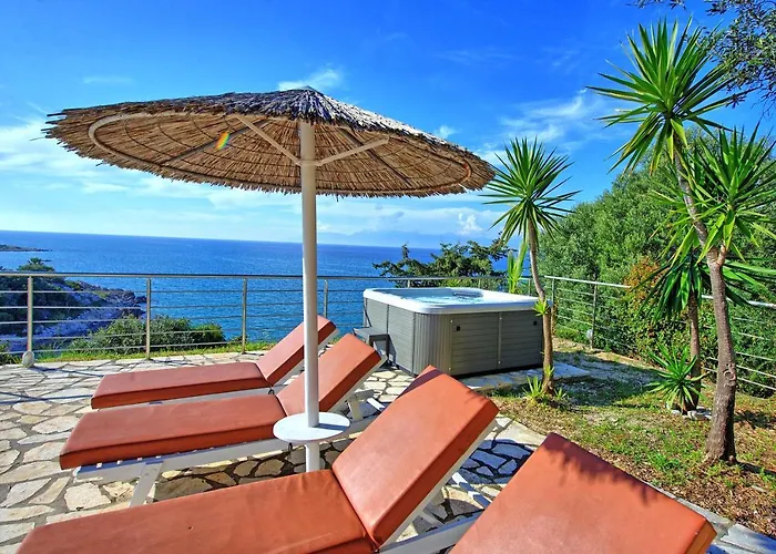 Beachfront Seasun By Posarellivillas *